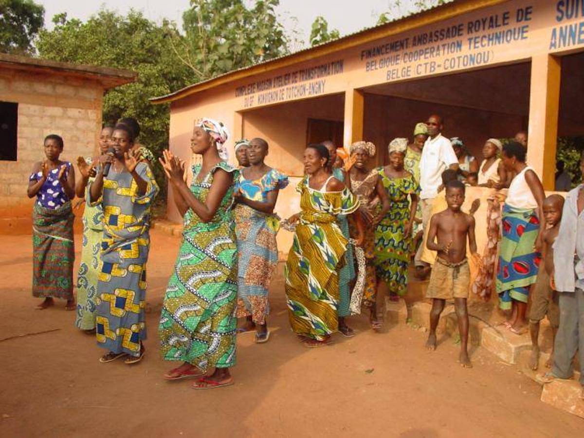 Benin Women's Group singing about malaria